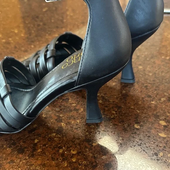 Vintage Franco Sarto Black Woven Sandals. Size 7M - Picture 3 of 6